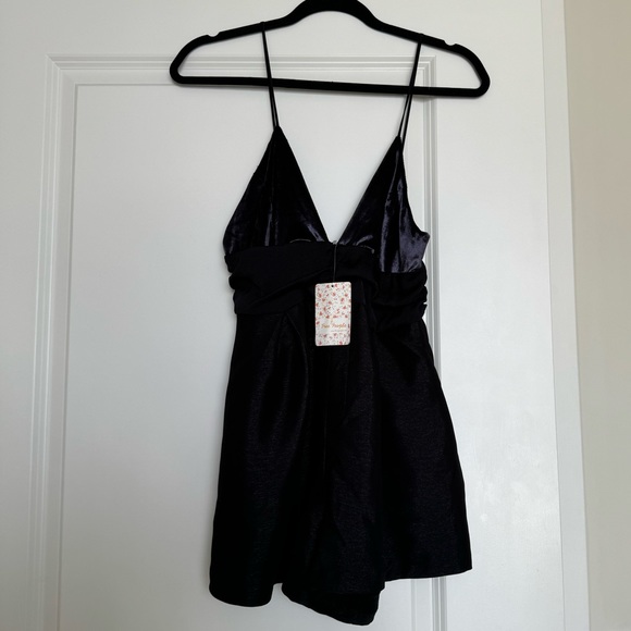 NWT Free People Velvety Romper Jumper Black Size 2 - Picture 4 of 5